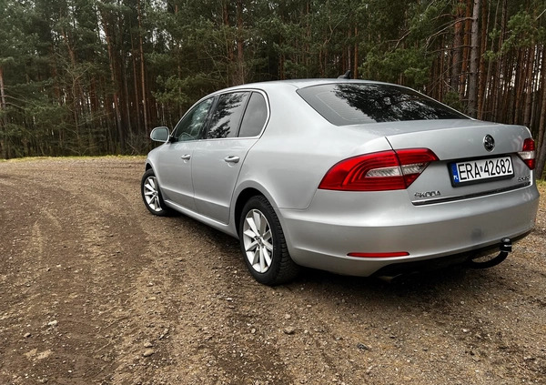 Skoda Superb cena 43500 przebieg: 276500, rok produkcji 2013 z Radomsko małe 46